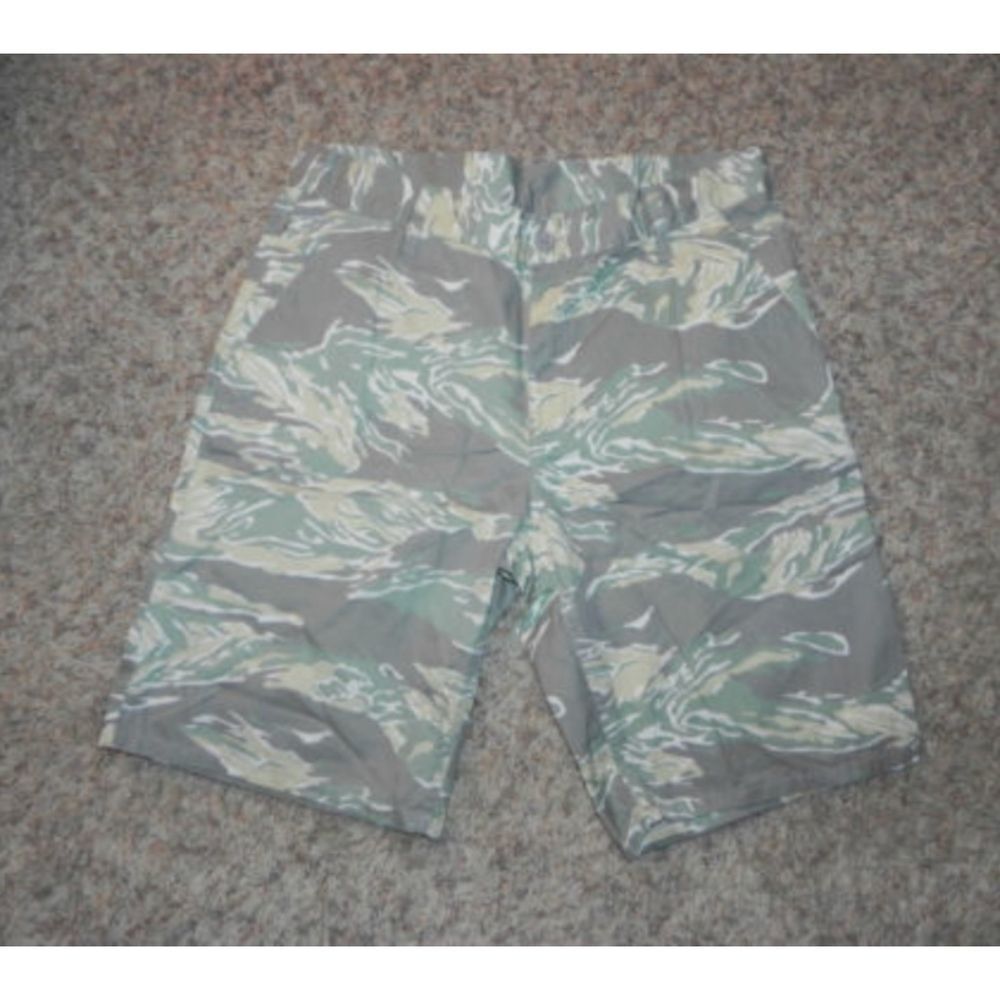 WESC Mens Shorts Tate Printed NWT